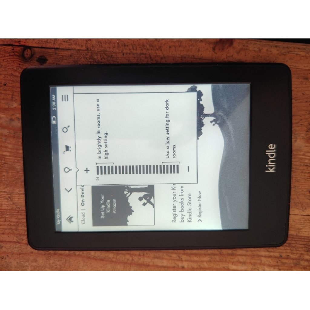 Kindle paperwhite 1 layar dengan backlight dan resolusi tinggi battery awet