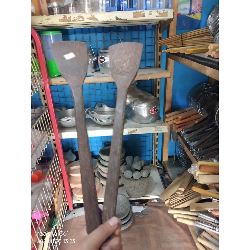 Sutil kayu dan cukil nasi kayu