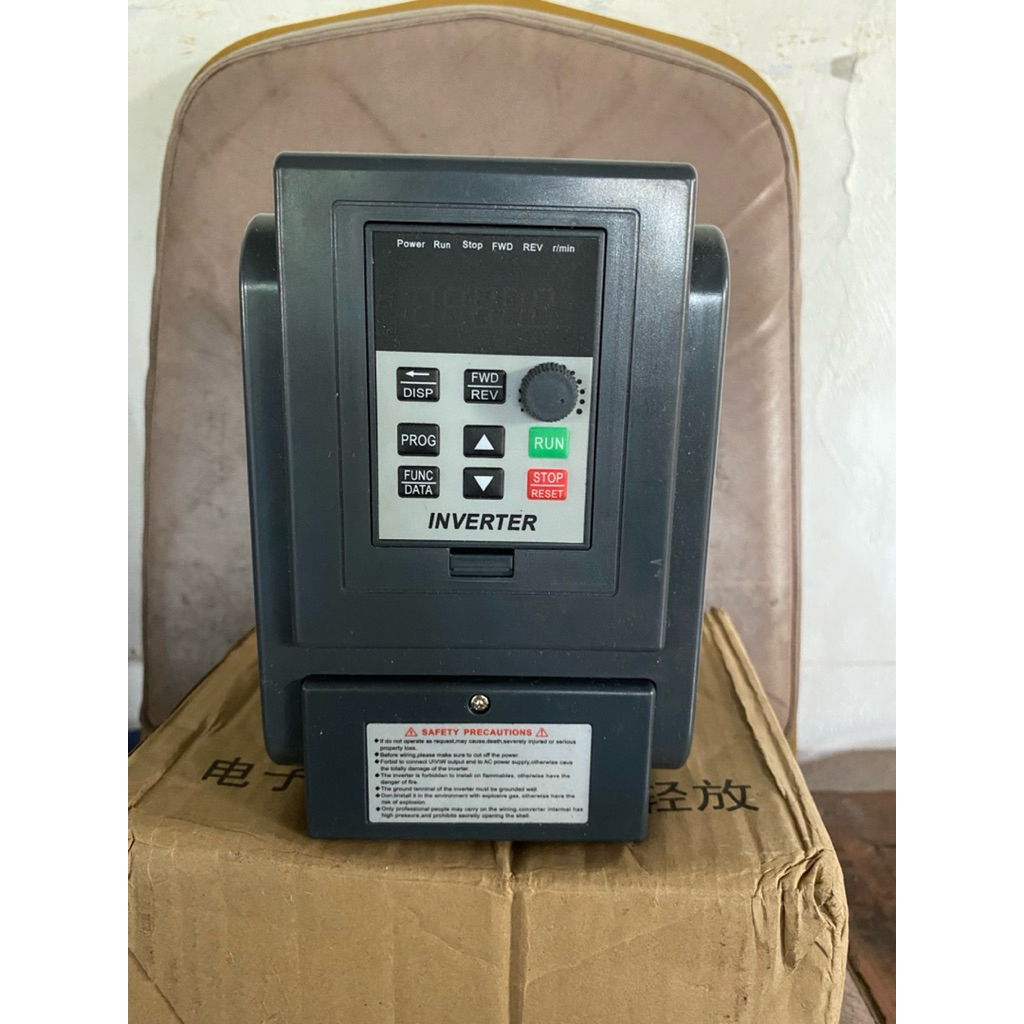 Inverter frekuensi VFD 3phase 380VAC 2.2KW 8A  AT4-2200X