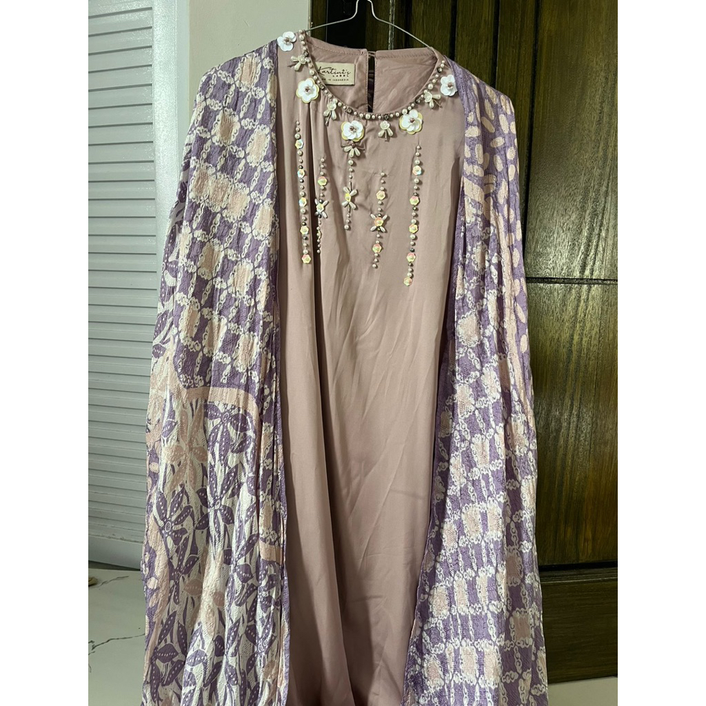 Preloved Kartinislabel Alzena Series Batik Viscose Inner + Outer Wrap Dress