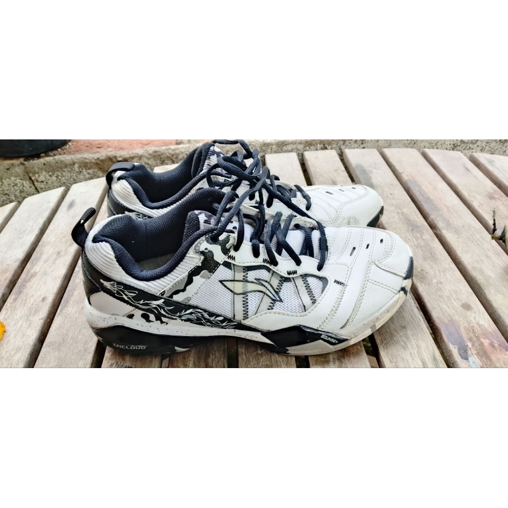 Sepatu Second Badminton Li-Ning AYAR015