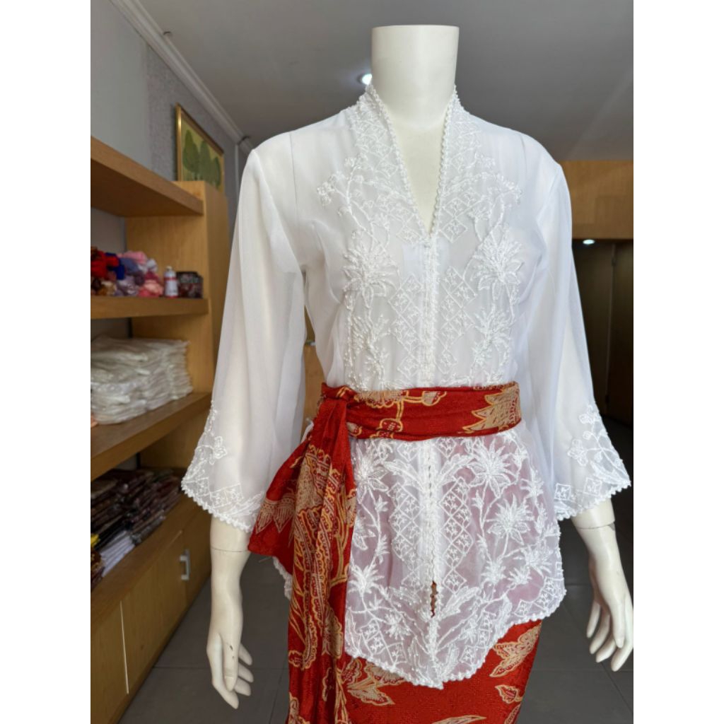 Kebaya bordir payet (Putih tulang)