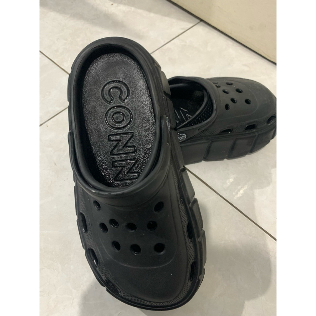 PRELOVED sendal crocs  wanita/pria