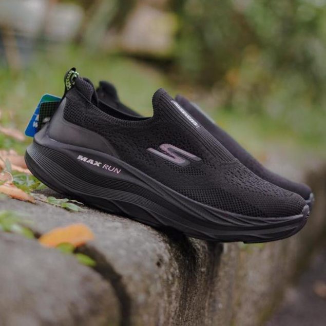 SNEAKERS RUNNING SKECHERS SLIPON UNTUK PRIA