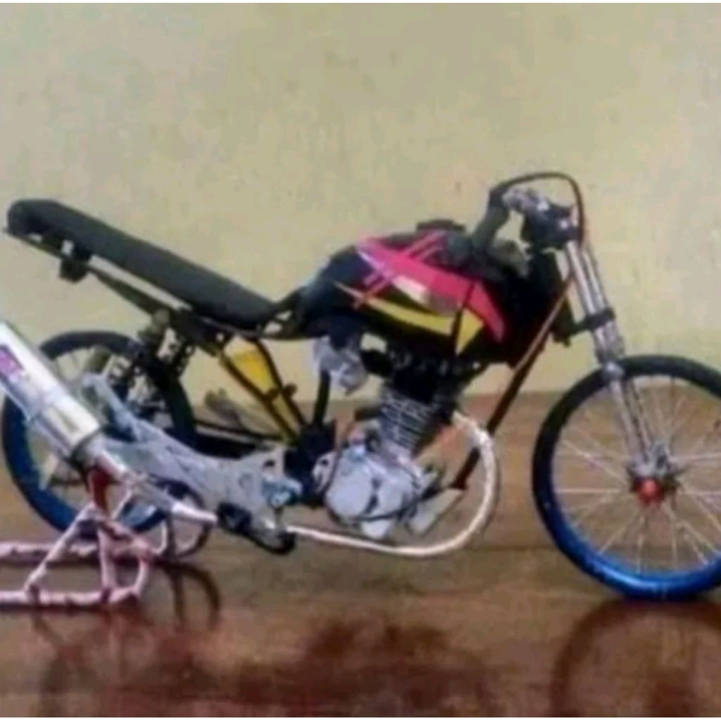 mainan diecast miniatur motor Honda Tiger 2000 hitam metalik