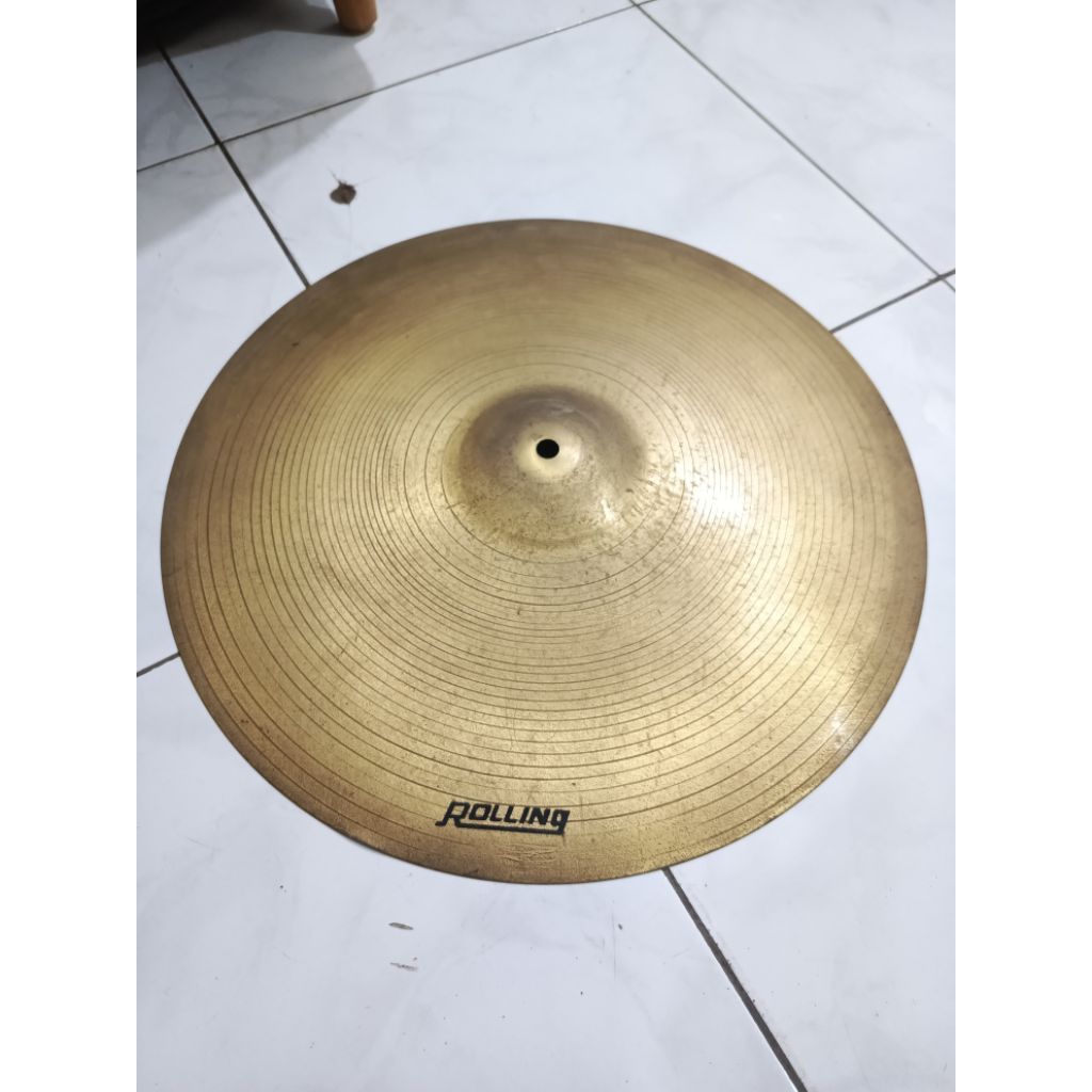 Cymbal rolling drum ride 18"