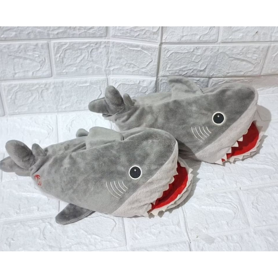 sepasang sandal rumah ikan hiu original brand ressort world sentosa singapore sandal boneka ikan hiu