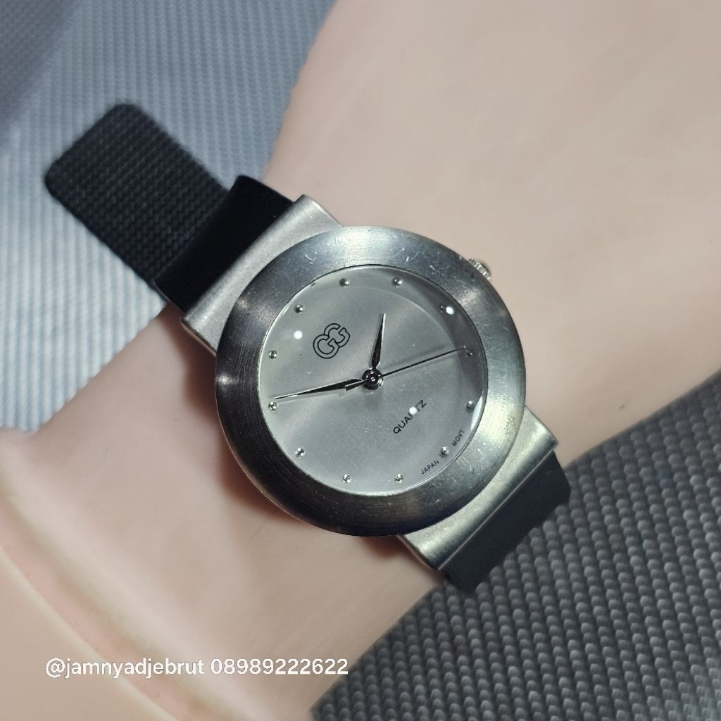 Jam GG Grey Vintage Bekas
