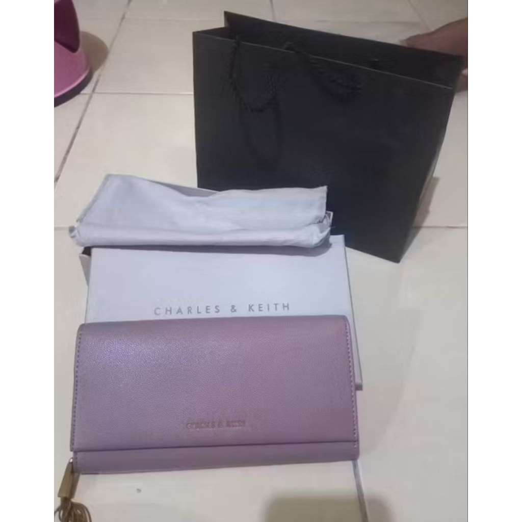 dompet Charles n keith