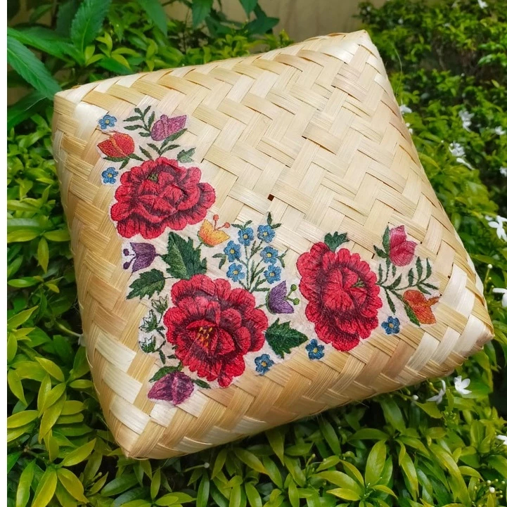 Besek Jinjing Motif Mawar Hampers Natal