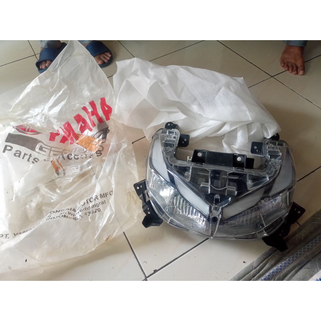 lampu depan Yamaha aerox