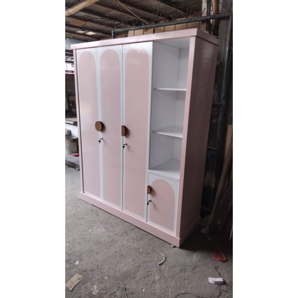 lemari baju pink pajangan  anak custom pink putih 4 pintu Rivera