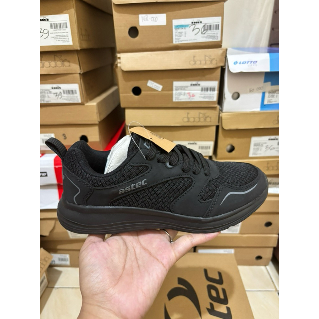 Sepatu Astec Running Warna Black