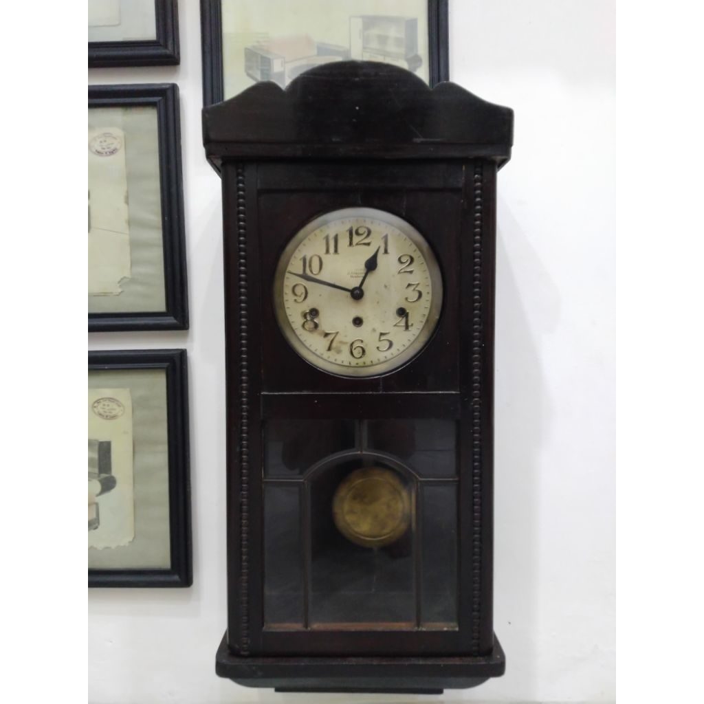 Jam dinding antik Kienzle lubang 3