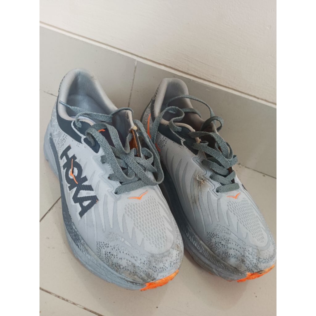 Sepatu Second Running Hoka Abu size 40-41