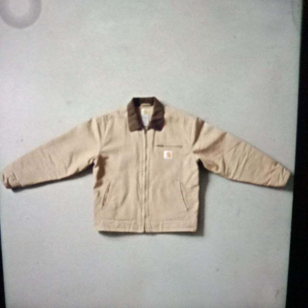 jaket carhat