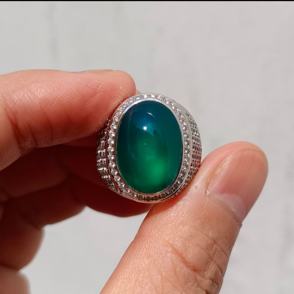 Batu Bacan Doko Lawas Kristal Super, uk 19x13x6mm, warna hijau botol clean mulus, Iketan Peran Ring 