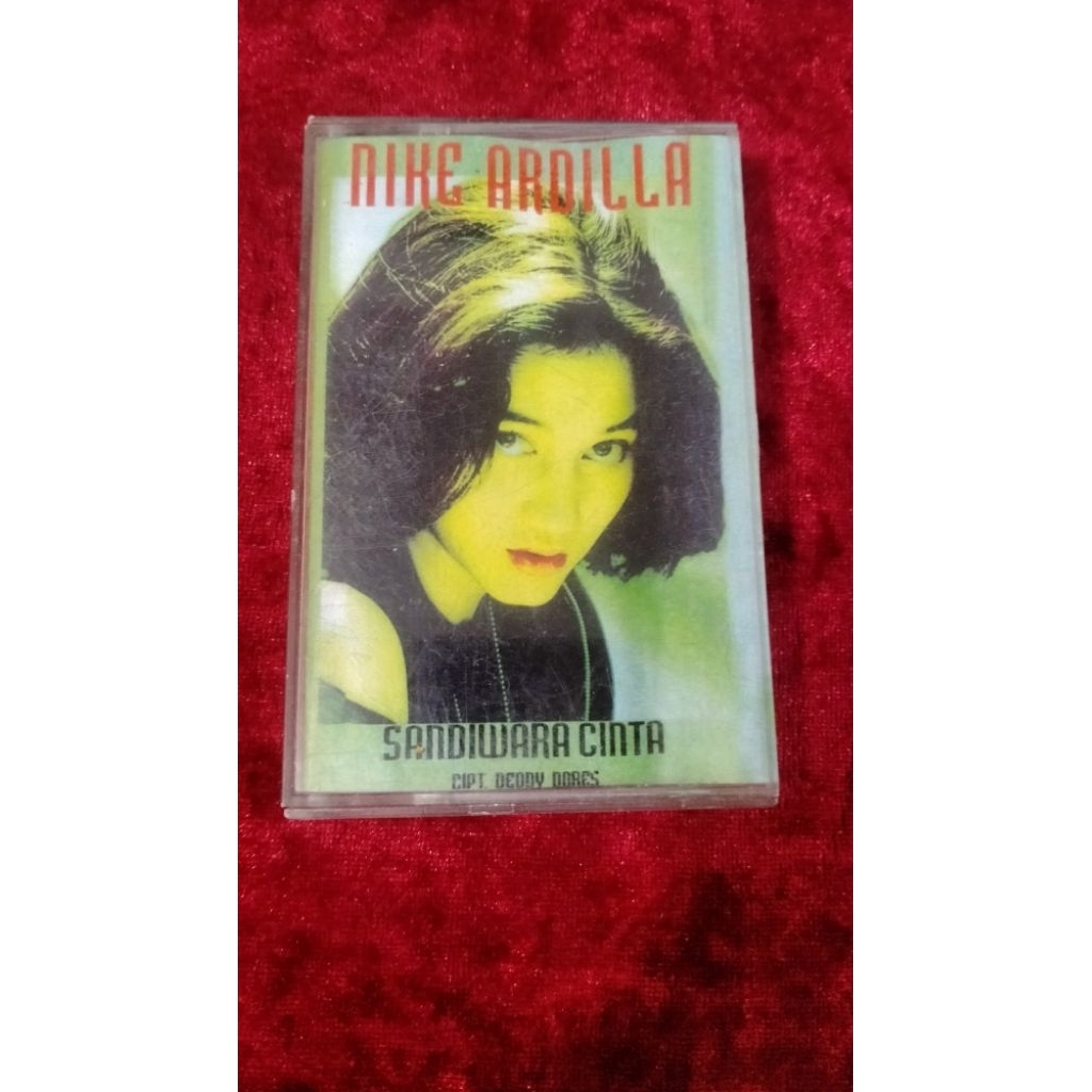 Kaset pita Nike Ardilla Sandiwara Cinta