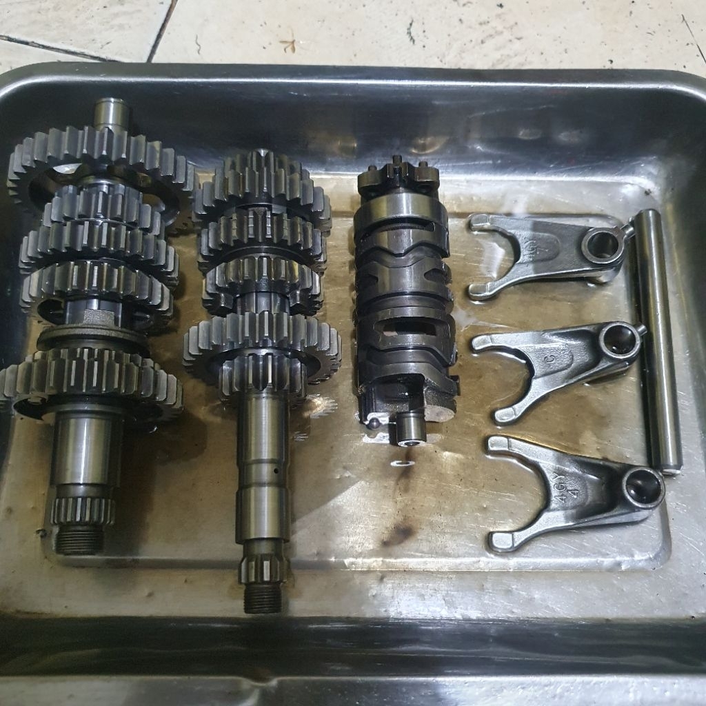 rasio scorpio 6 speed touring dan race  1.15/34 2.19/30 3.22/29 4.25/26 5.26/24 6.28/21