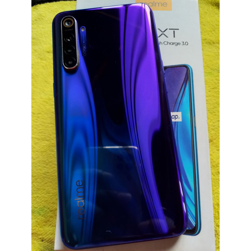 Realme XT Ram 8/ 128 gb. HP box normal agak mulus segel tanpa minus