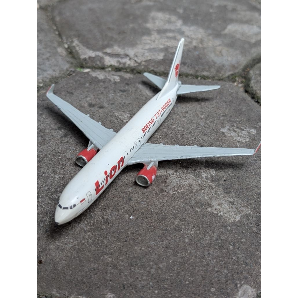 Pesawat Lion Boeing 737