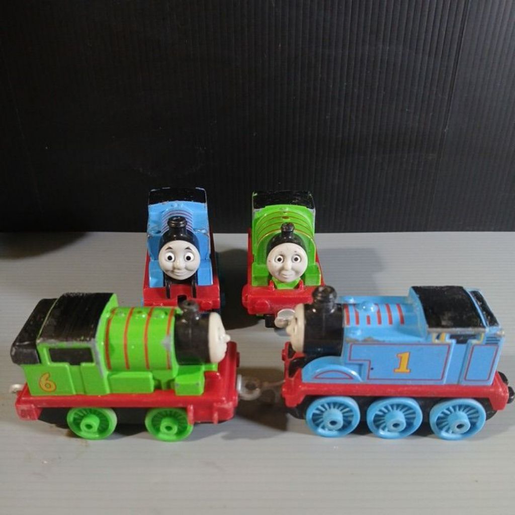 diecast THOMAS besi dan PERCY Ori Dari ©Gullane (Thomas) Mattel Thailand - THOMAS AND FRIENDS