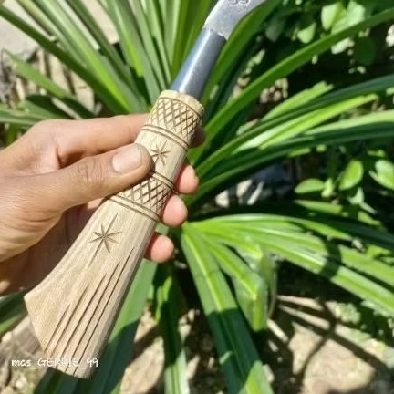 Alat Tani Madura Spesial Gagang Ukir Sabit rumput Ranting