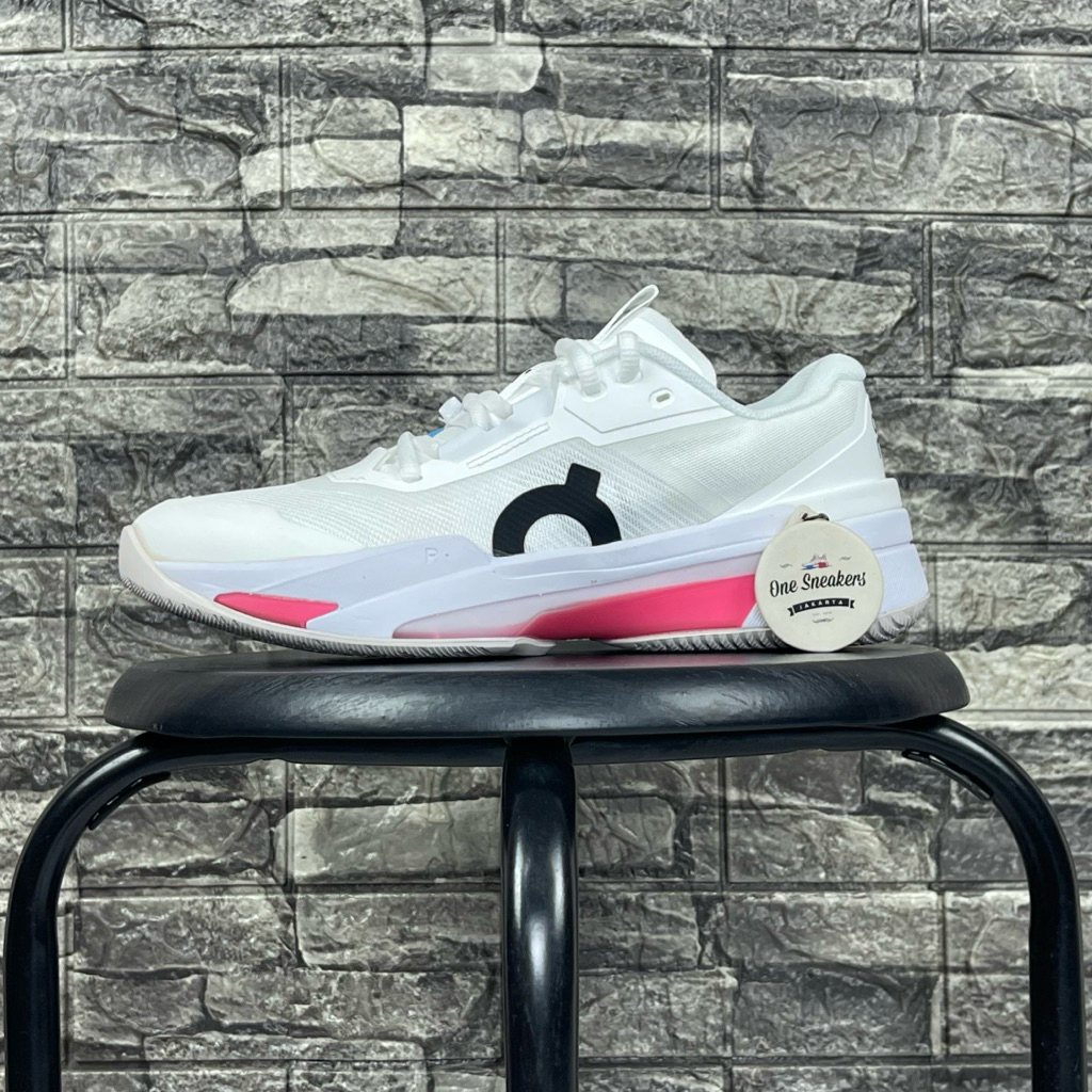 ON THE ROGER PRO FIRE WHITE PINK