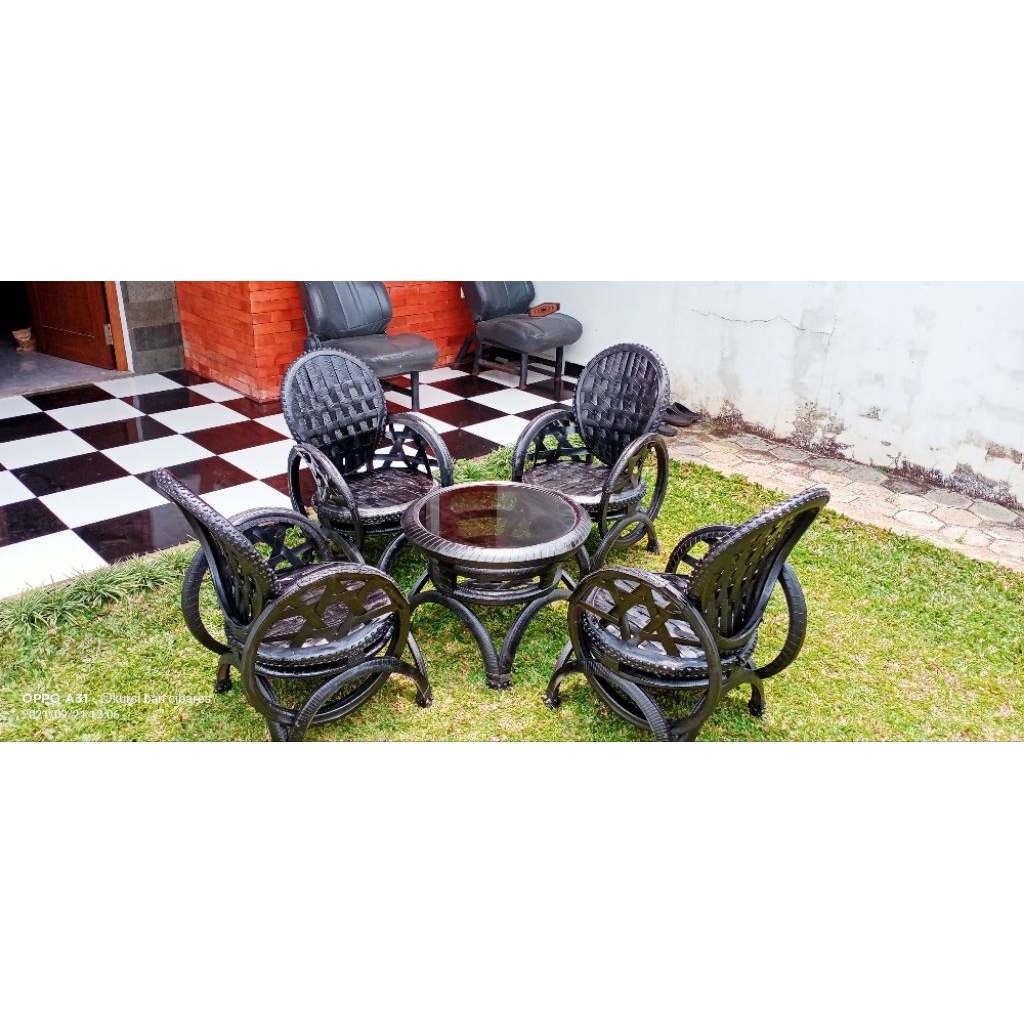 2 Kursi 1 Meja/ Kursi Taman/ Kursi Outdoor/ Kursi Villa/ Kursi Cafe/ Kursi Pemancingan/ Kursi Unik/ 