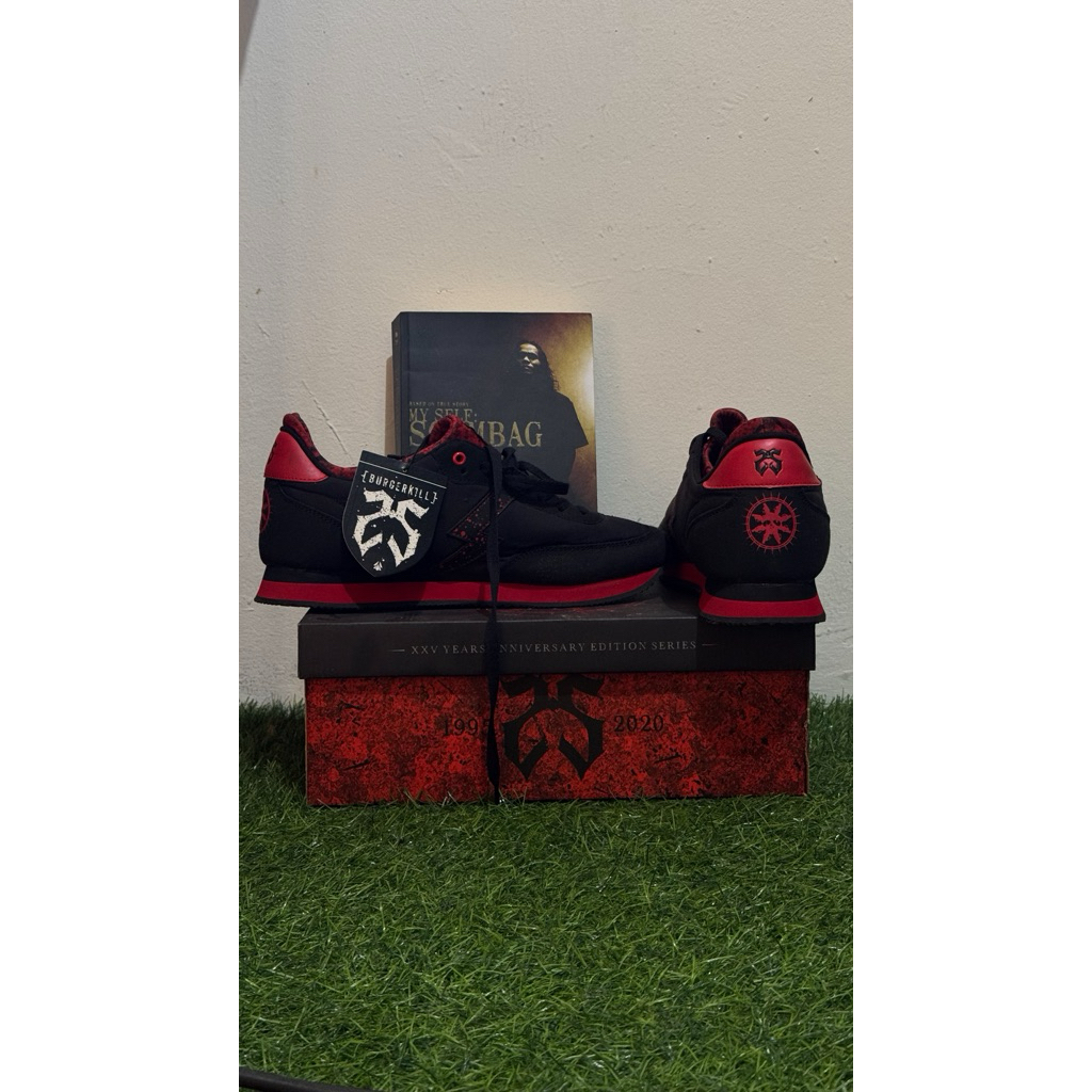 Sneakers Glasgow burgerkill aniversary 25th + buku myself scumbag edisi bahsa indonesia (Saint Barkl