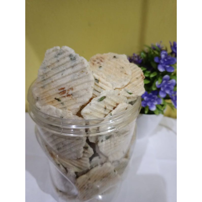 Kue gapit khas cirebon kue gapit rasa bawang dan kacang