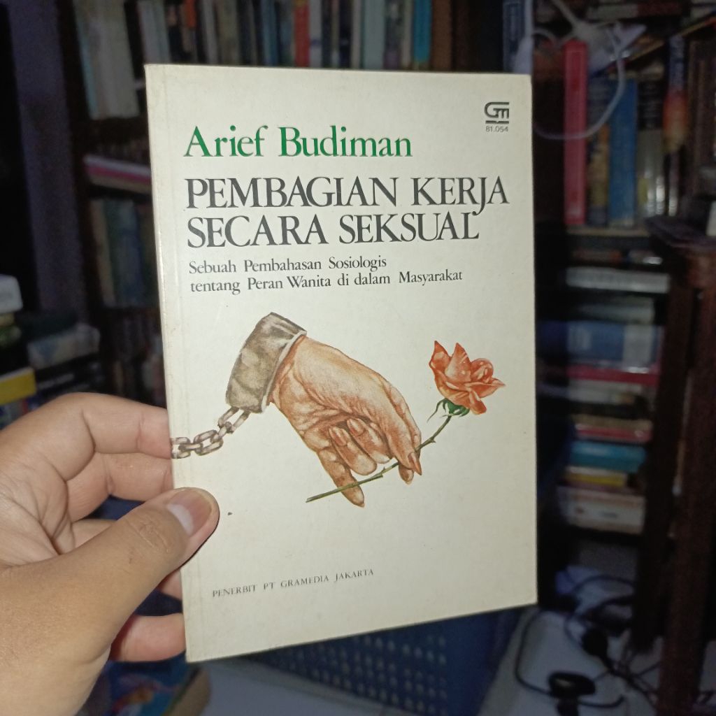 Pembagian Kerja Secara Seksual: Sebuah Pembahasan Sosiologis tentang Peran Wanita di dalam Masyaraka