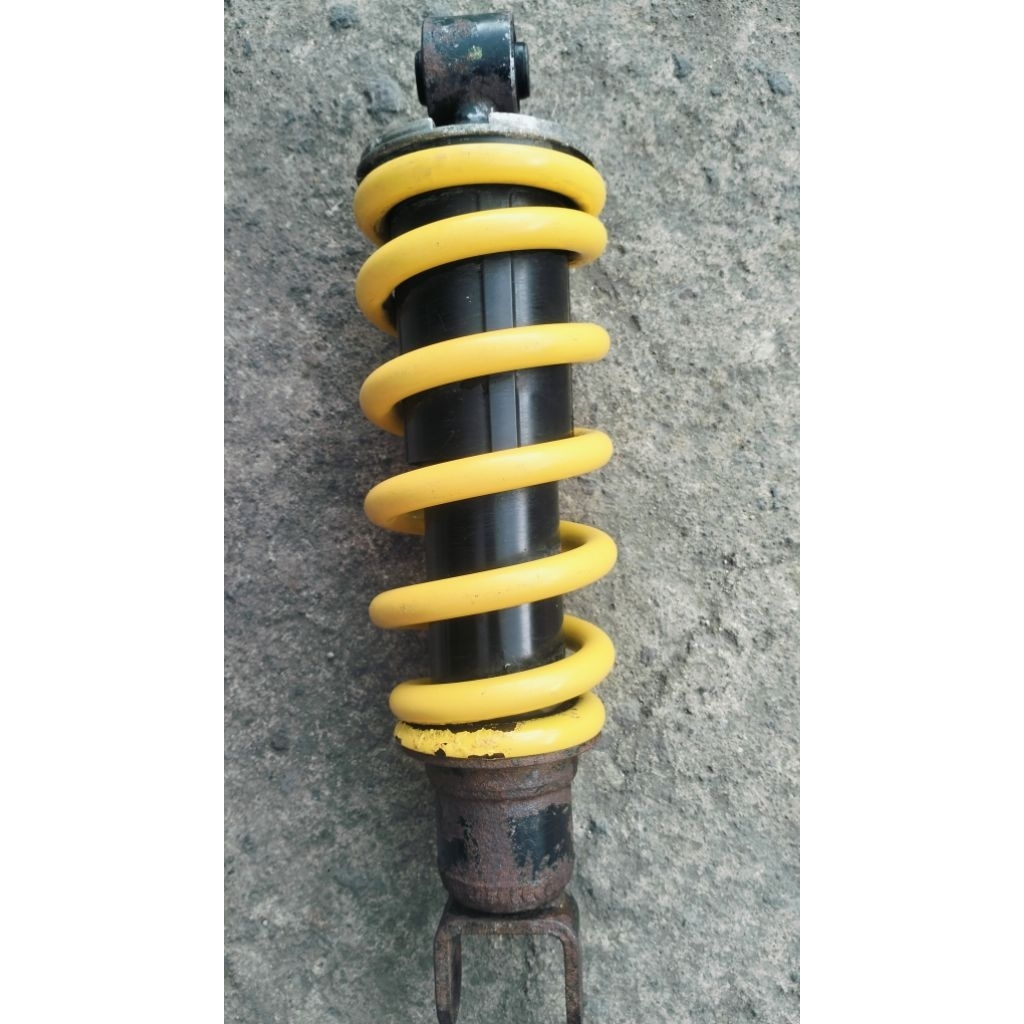 monoshock Yamaha Vixion ori second bahan