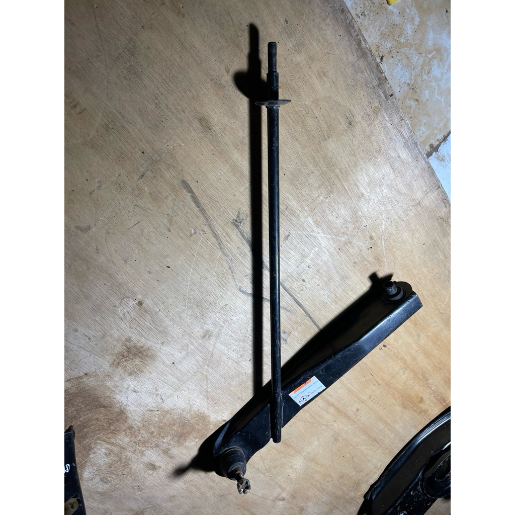 lower arm/kampak daihatsu S88 S89 espas kiri
