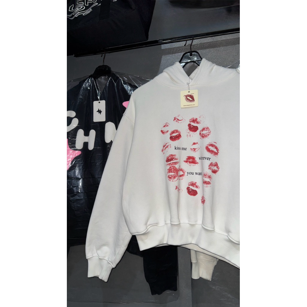 hoodie kiss me white