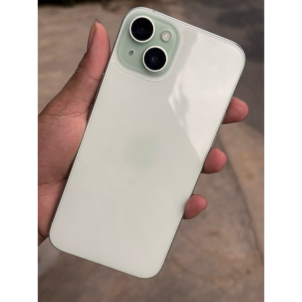 iphone 15 plus inter 256GB, minus lcd retak sehelai krna teknisi kurang teliti buka lcd ada di video