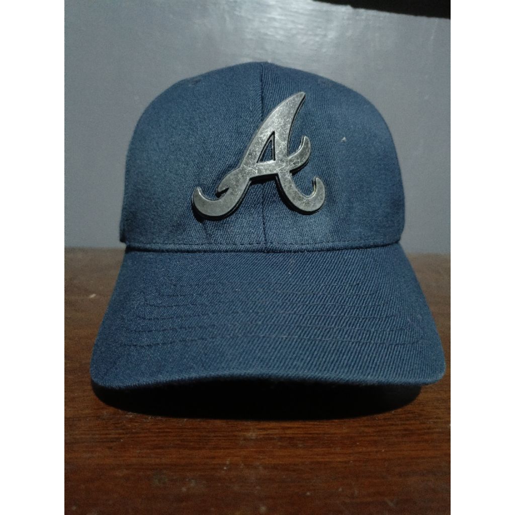 Topi MLB Atalanta Braves Logo Besi Second