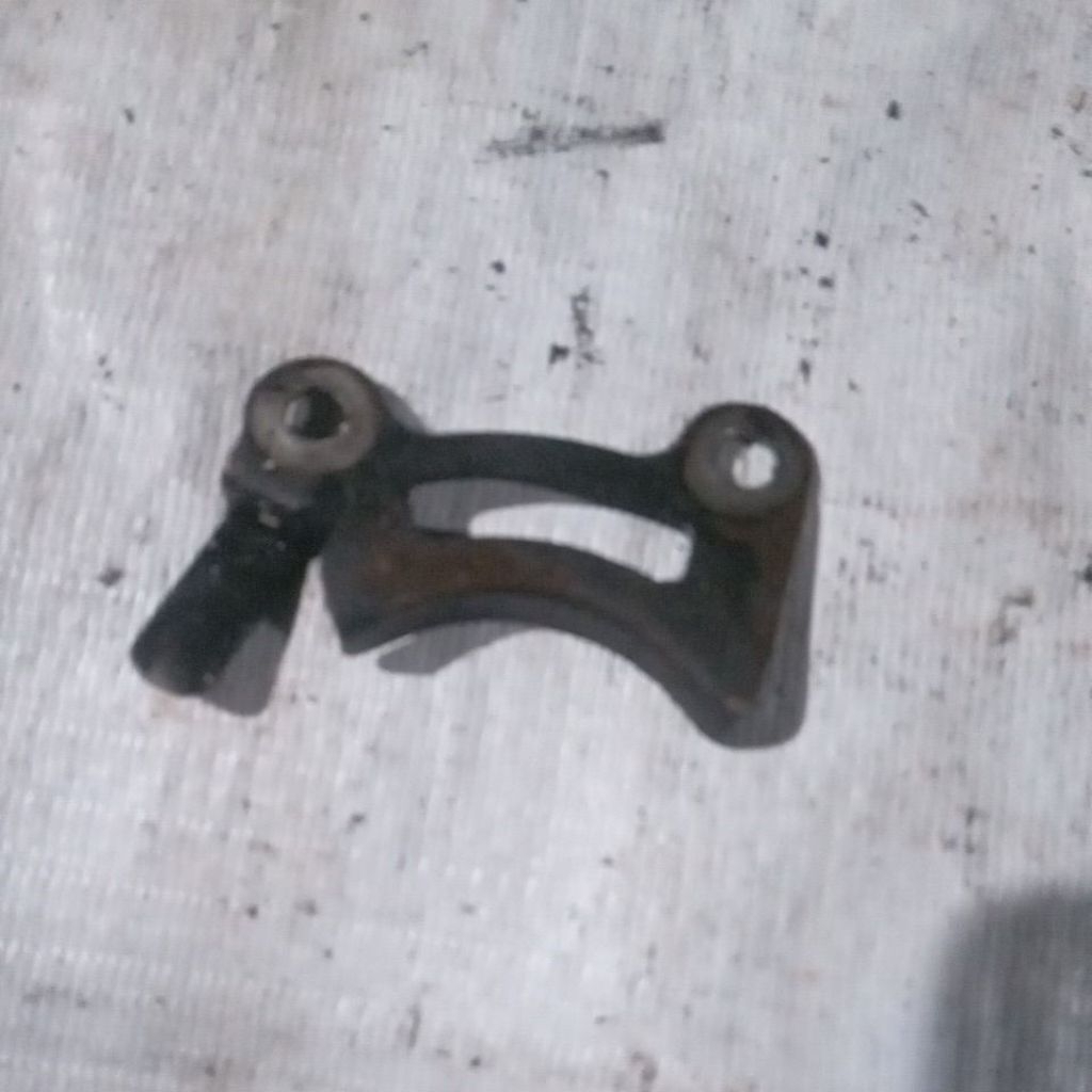 penahan lidah keteng bawah copotan ori mio j/mio gt kode 54p