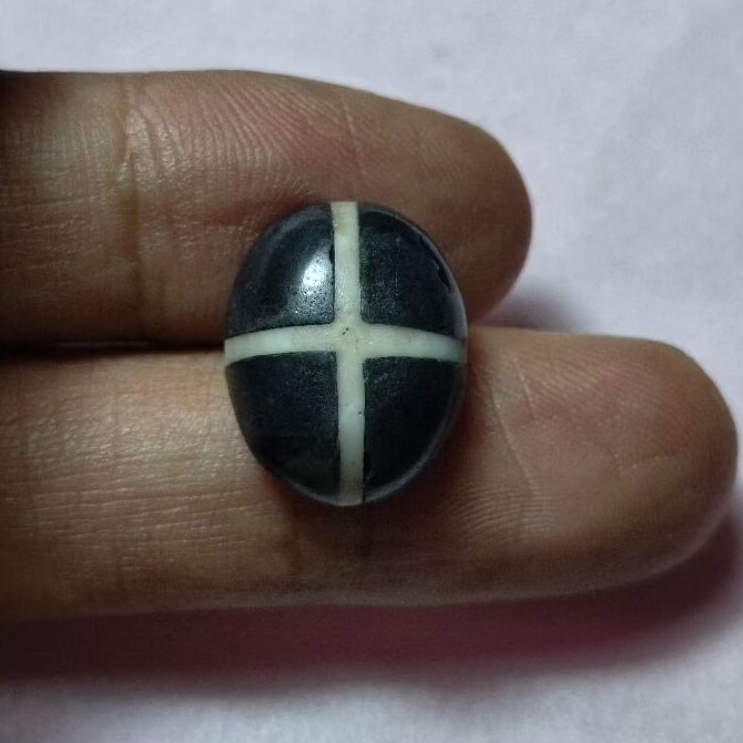 Batu tapak jalak warna hitam istimewa