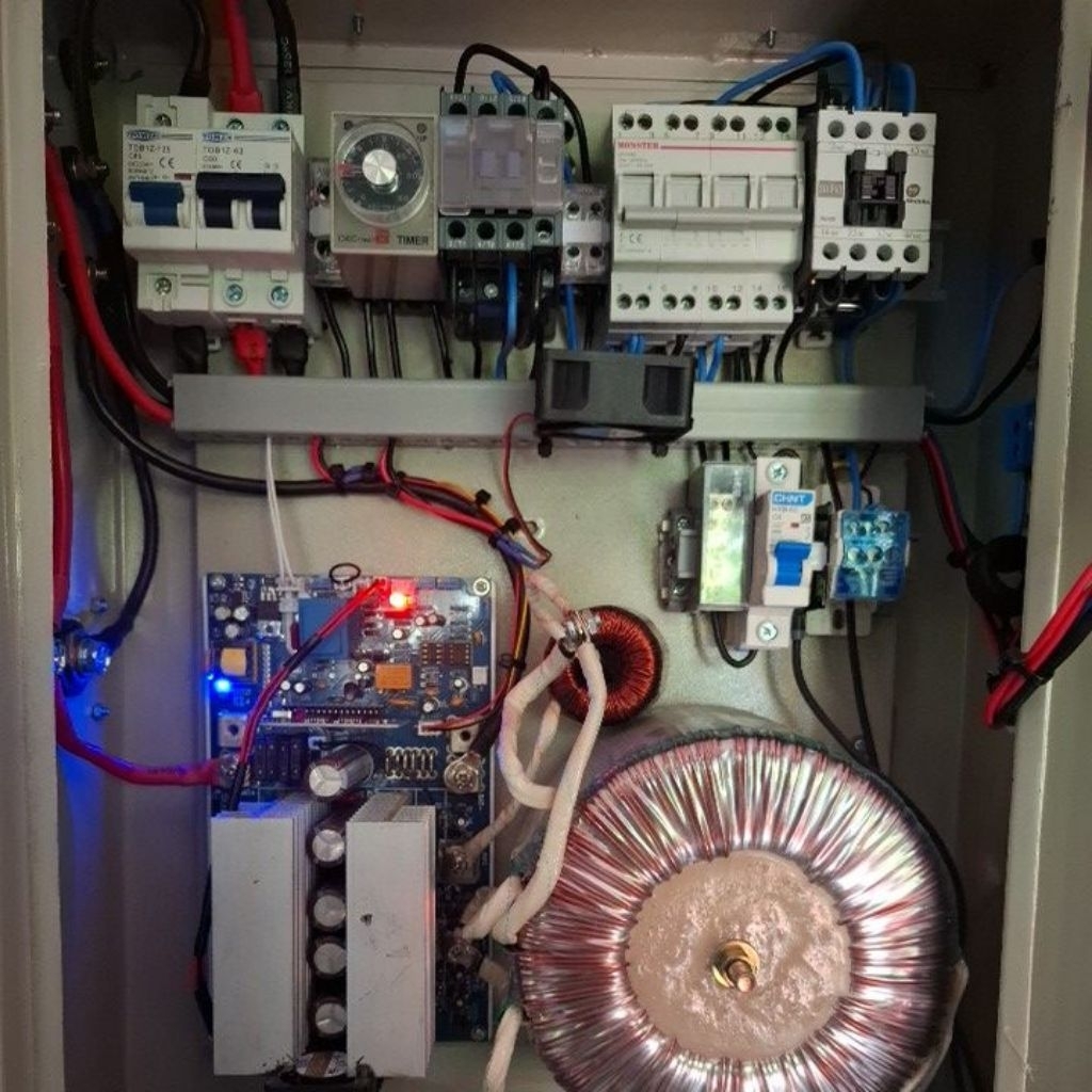 PLTS BOX Low Frequency 1500watt + ATS + MPPT 60A