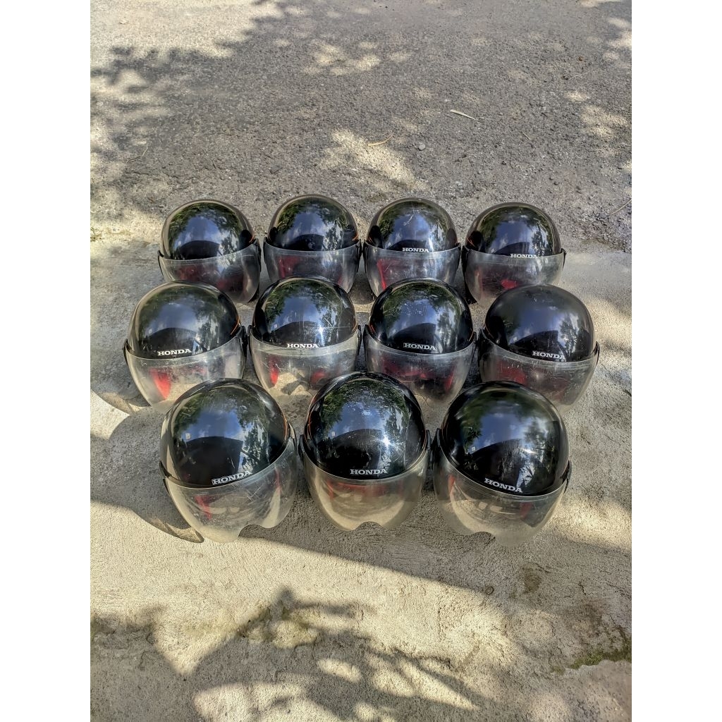 helm scoopy hitam bekas