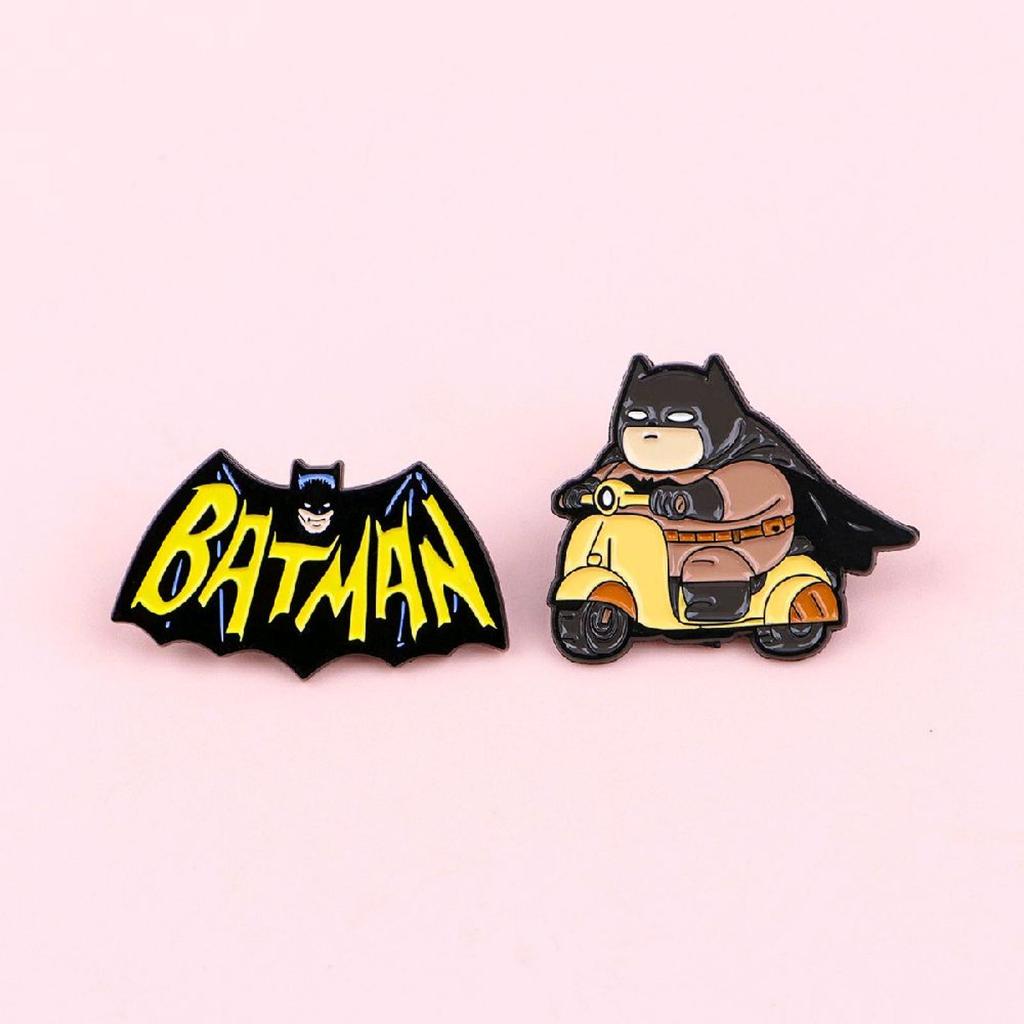 Bros Pin Enamel Batman Logo Naik Motor Vespa Lucu