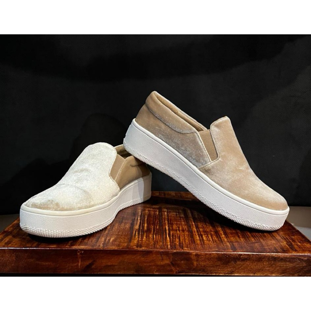 ELLE  Women's Madison Cloud Slip-On Sneaker