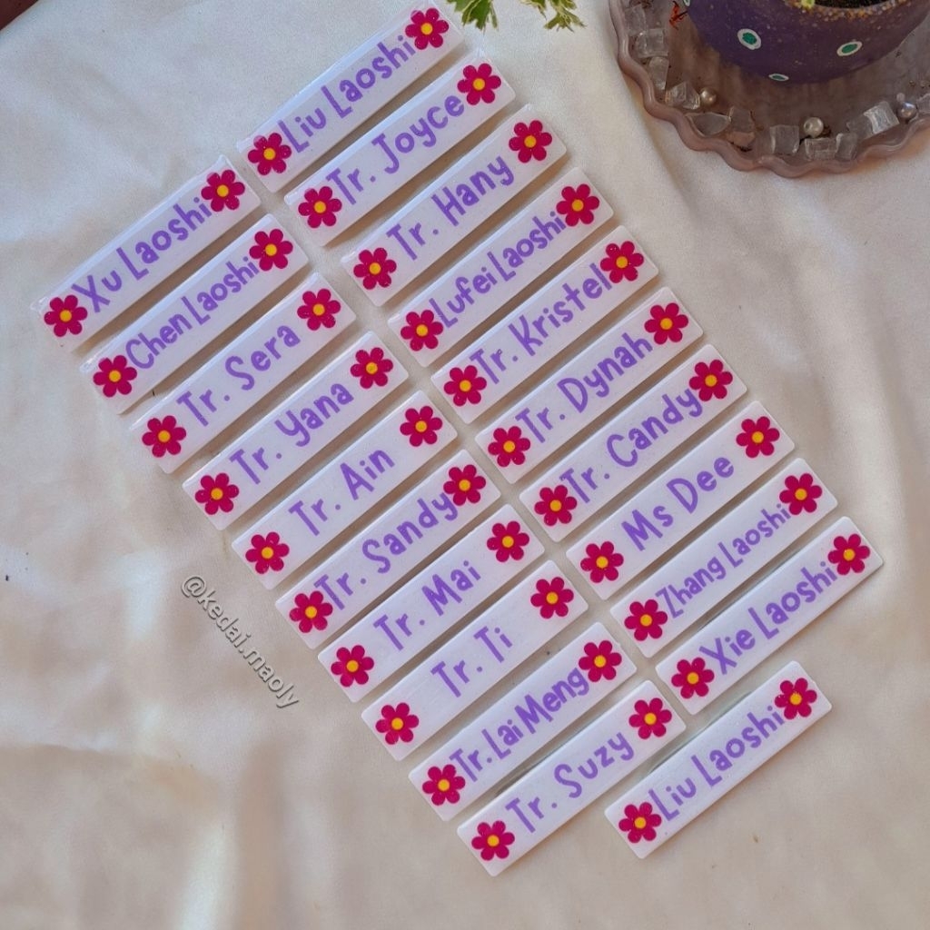 Nametag Anak Unik Pin Lucu Papan Nama Dada Kuromi Akrilik Resin Custom Warna MAGNET PENITI