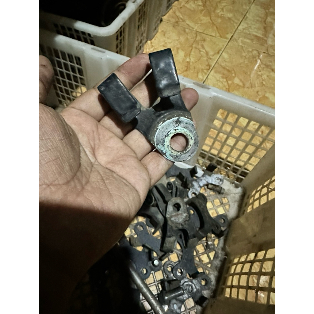 Plat Penahan kabel bodi breket penahan kabel bodi megapro Tiger