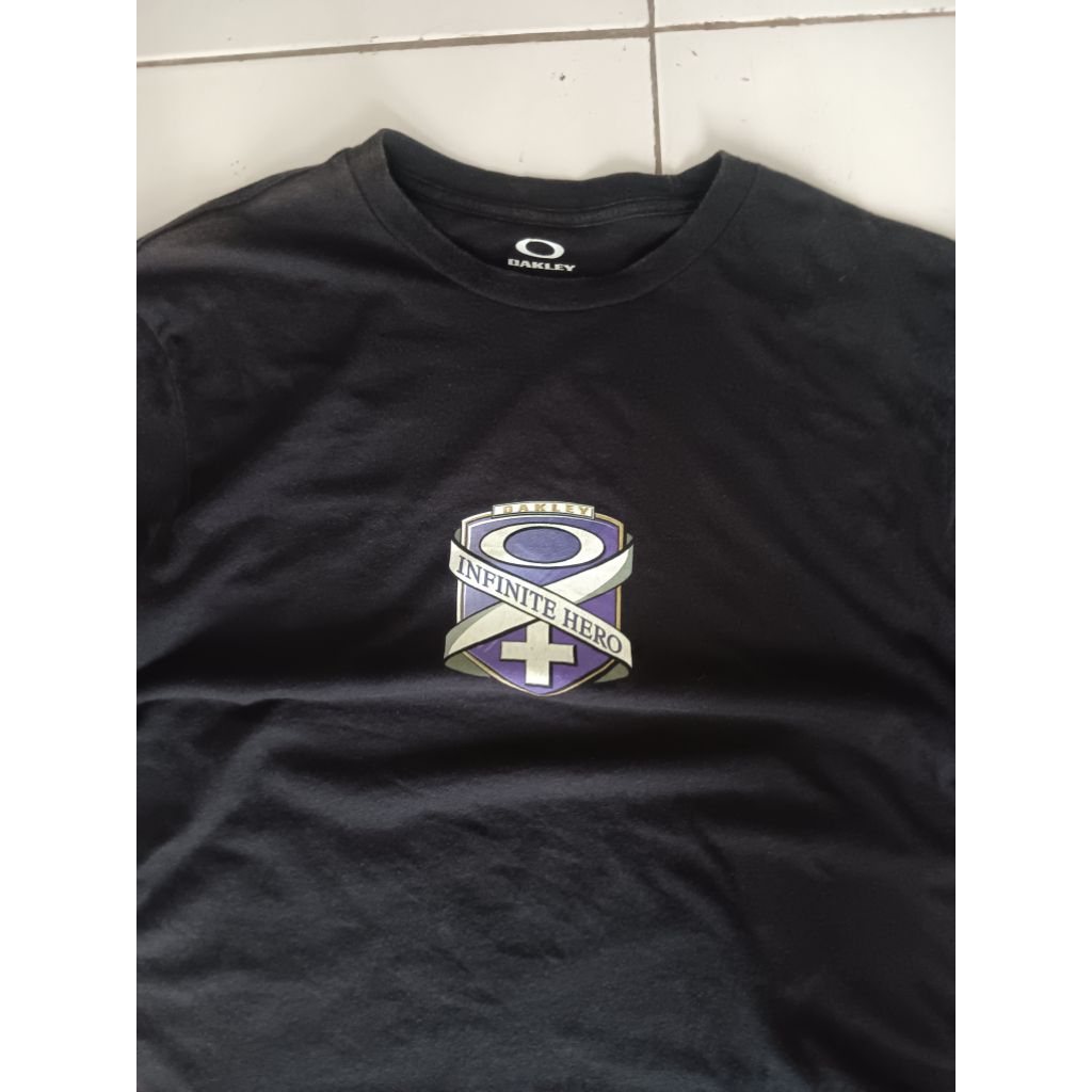 Oakley y2k center logo.