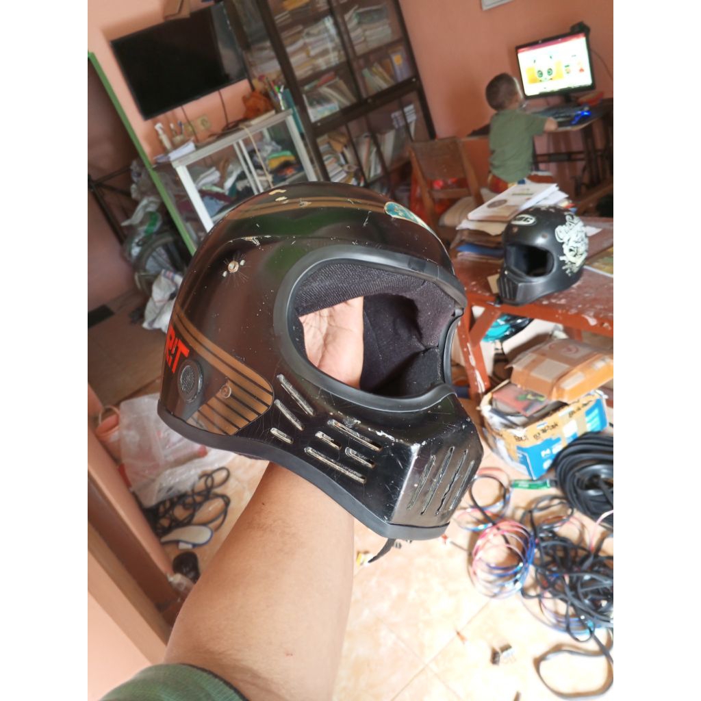 HELM CAKIL BABI VINTAGE GADENG