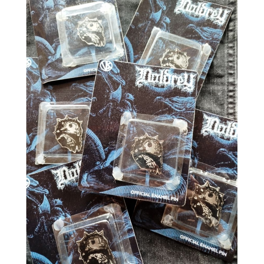 Enamel Pin DOLDREY