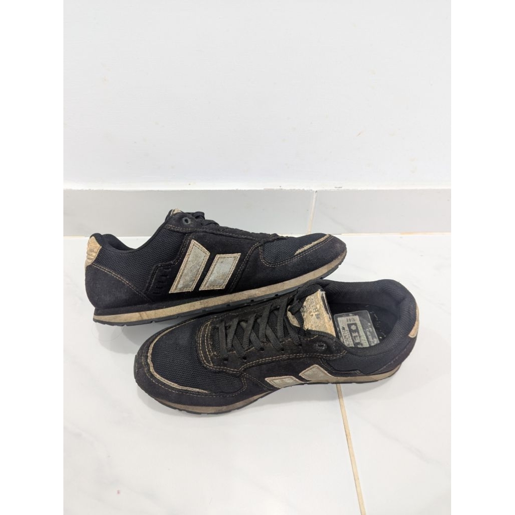 Macbeth Fischer Black Cement (41)