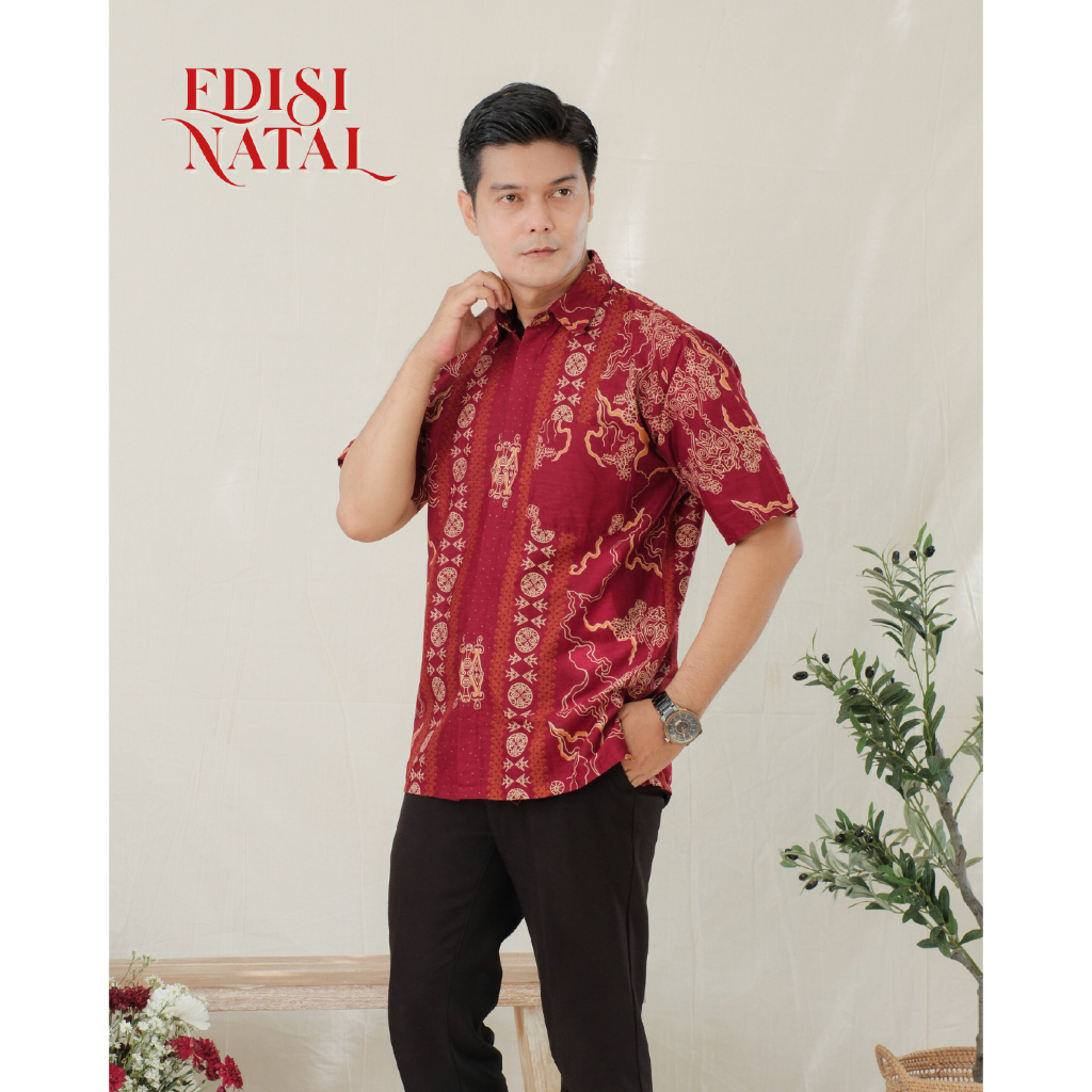 [SPESIAL NATAL] Batikid — Kemeja Pria Lengan Pendek Batik Merah — Baju Batik Natal — Wicaksono